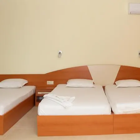 Отель Malibu 3*